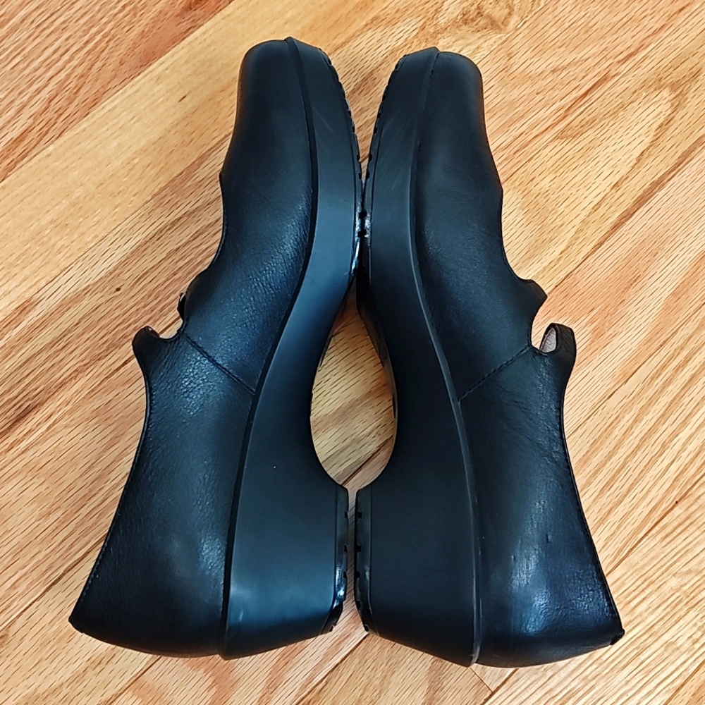 Dansko Fynn Dress Shoes - Picture 5 of 7